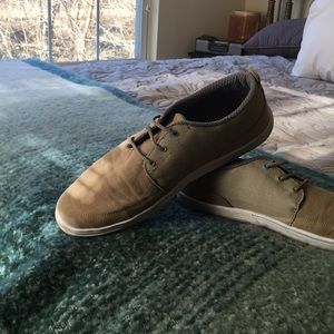 Men’s under amour tan canvas casual sneaker